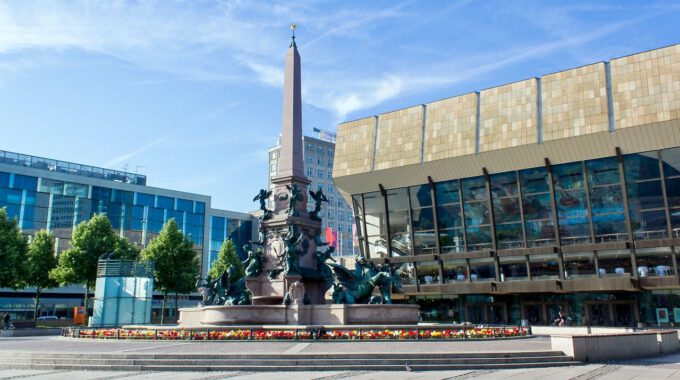 Mendebrunnen und Gewandhaus Leipzig