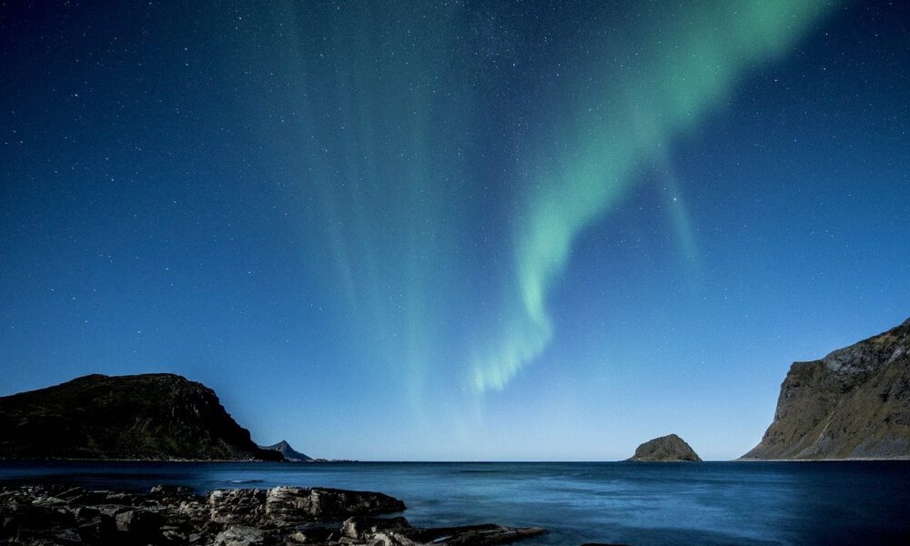 Nordlichter Am Himmel - Aufgenommen Auf Den Lofoten