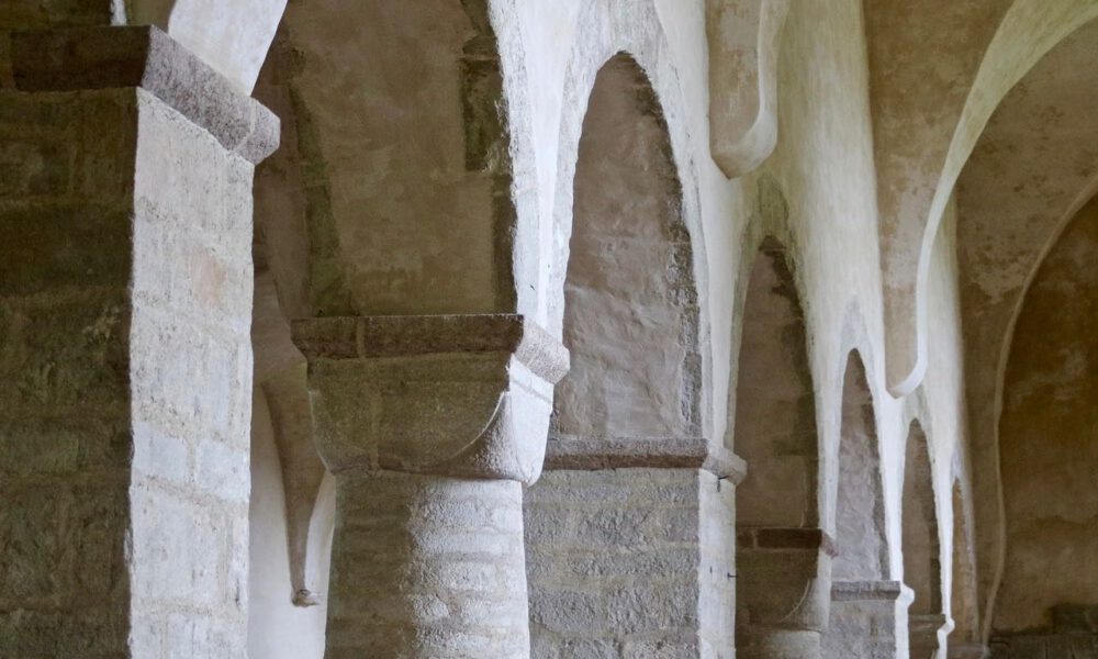 Romanische Säulenkapitelle in der Klosterkirche Ilsenburg