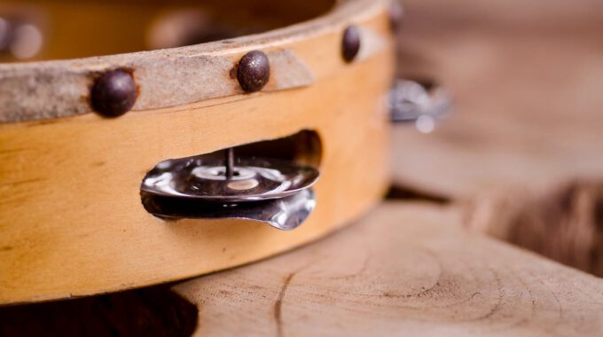 Nahaufnahme eines Tambourins