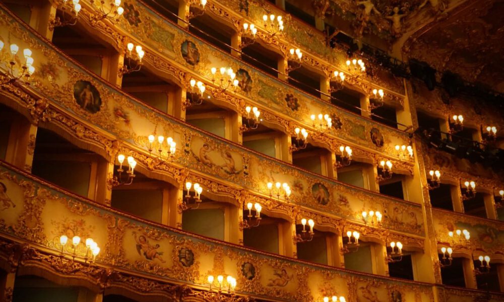 Zuschauerlogen Im Opernhaus